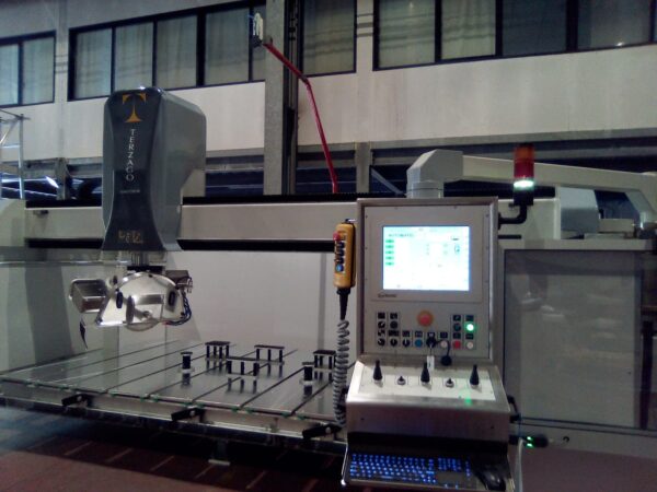 Easy 725 5-axis